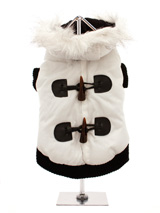 Luxury White Toggle Quilted Ski Parka - A cute ski parka that would fit in on the ski slopes of St. Anton! The arms and hem are both elasticated to ensure the best possible fit. While the velcro fastening makes it easy to take on and off your dog. The black fleece material lining will keep your dog cosy and warm.
